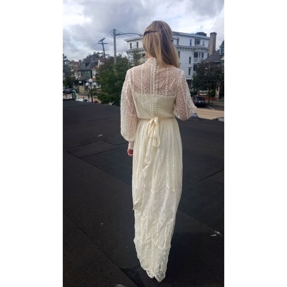 Vintage Victorian Bohemia Wedding Dress - Picture 4 of 7